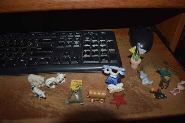 Estate 16 pc odd lot of Minatures of this and that and made =all types materials
