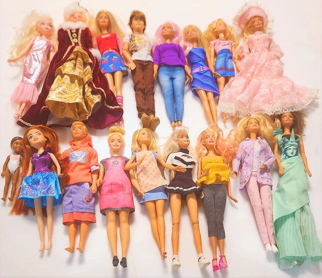 VINTAGE MOD MATTEL Barbie Ken Doll Lot Of 17 Dolls With Clothes 65.00