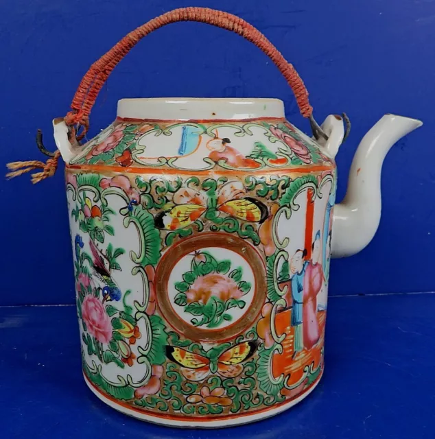 19th CENTURY CHINESE FAMILLE ROSE EXPORT PORCELAIN ROSE MEDALLION TEAPOT 3