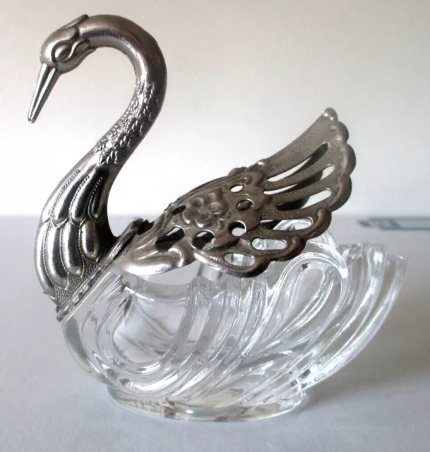 Ancien beau Saleron Cygne en Verre Moulé aillé Métal Argenté figurine