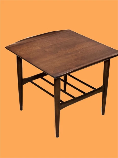 Mid-Century Modern Walnut Side/End Tables/Nightstand by Bassett 'Artisan'