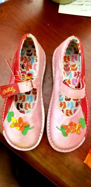 NWT! Oiliy Girls Pink Leather Mary Jane Shoes Floral Embroidery Size 1 USA EU 32