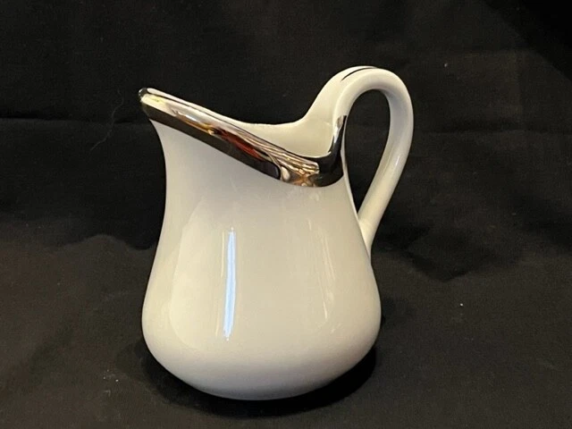 Ancien lot tasses/ vide poche, en porcelaine, Pillivuyt, Denovo, Crédit Mutuel Ancien lot tasses/ vide poche, en porcelaine, Pillivuyt, Denovo, Crédit Mutuel