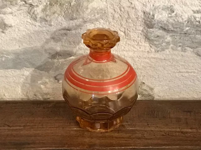 Joli flacon en verre rose, art déco