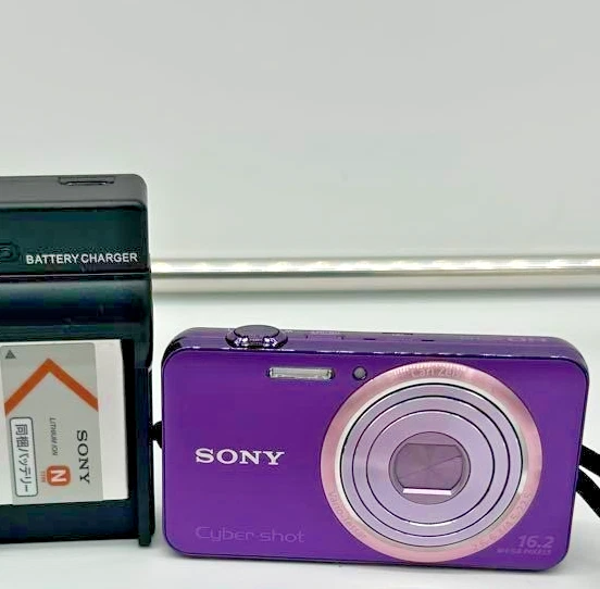 SONY CYBER SHOT DSC-WX70 16.2MP 5x Compact Digital Camera