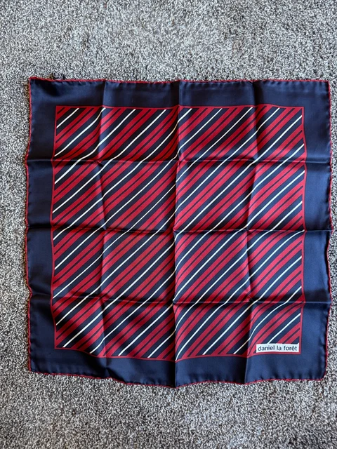 Foulard Vintage 100% Soie Pure - Marque Daniel La Foret - Dimensions 88 Cm X 88 Cm - Motif Multicolore Années 80