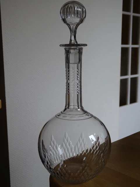 ANCIENNE CARAFE A VIN CRISTAL DE BACCARAT NEMOURS EPOQUE 1920 contenance 1 litre