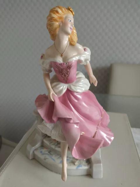 Franklin Mint Cinderella Lady Figurine Made in England!