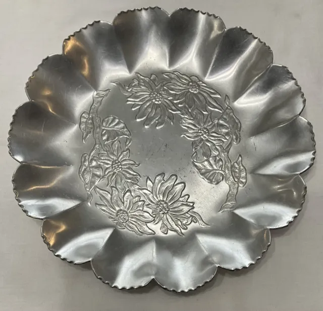 Vintage Hand Wrought Aluminum Farber & Shlevin Scalloped Daisy Serving Tray 11”