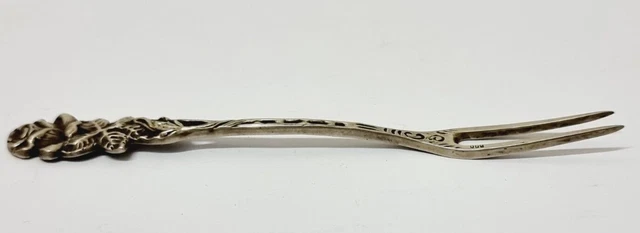 B0868 - Kleine 800er Silber Gabel / Wurstgabel - Hildesheimer Rose - 10,42 g