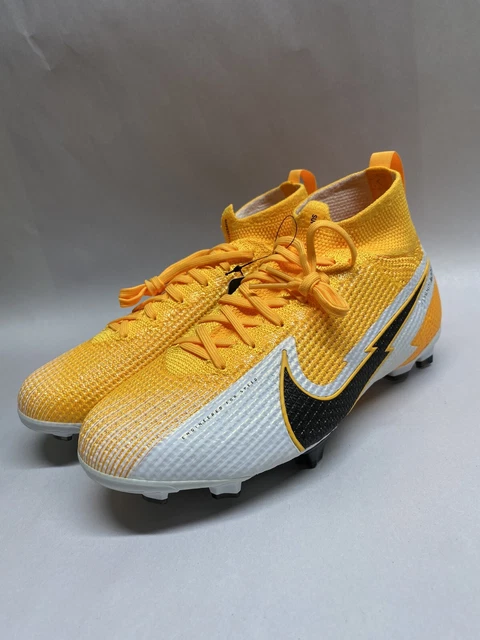 flyknit soccer cleats