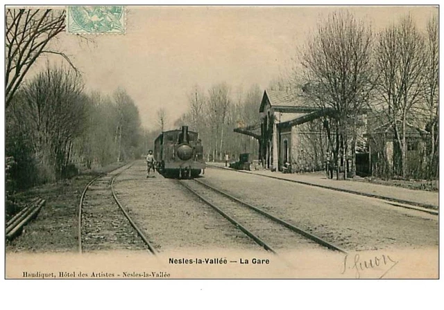 95.NESLES LA VALLEE.n°219.LA GARE.TRAIN.RARE+++