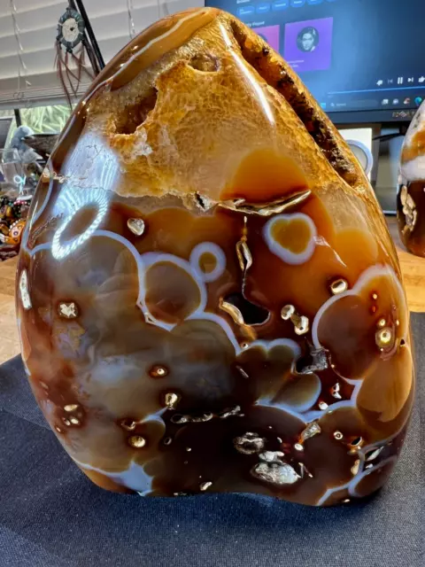 Carnelian Crystal Gemstone Large Polished Rock Geode Spacemen 560