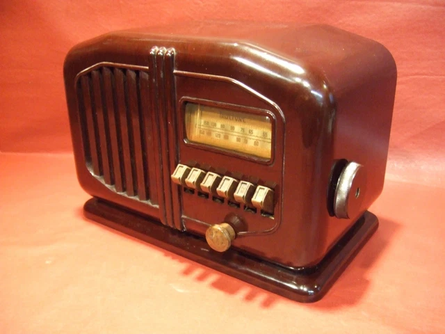 洋書 Classic Plastic Radio of the 30s and 40s Classic Plastic Radios of the 1930s and 1940s: A Collector's Guide