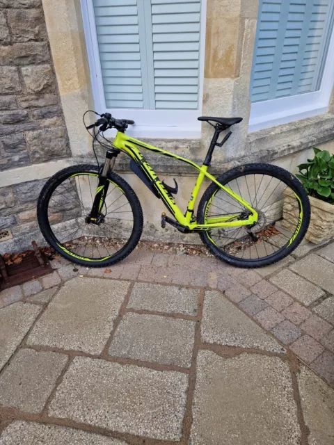 Used specialized hotsell rockhopper 29