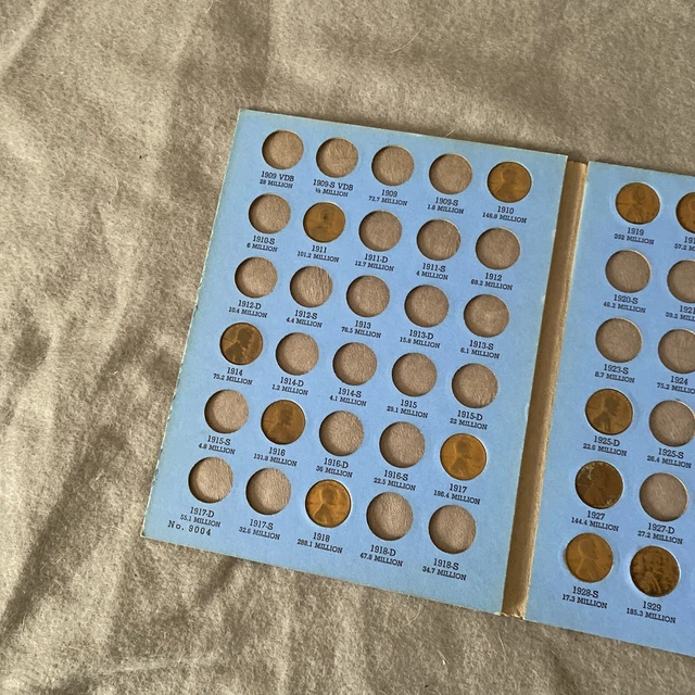PARTIAL LINCOLN HEAD CENT COLLECTION, 1909 TO 1940S (34 coins) COIN FOLDER 4