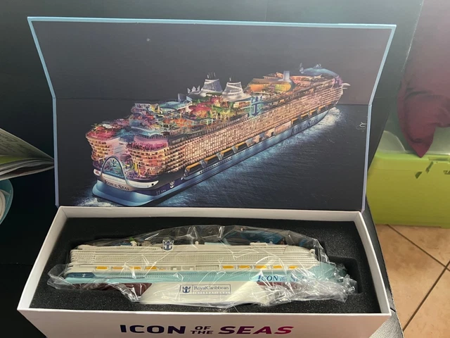 ICON OF THE SEAS Ship Model Royal Caribbean NIB STAR UTOPIA $199.97 ...