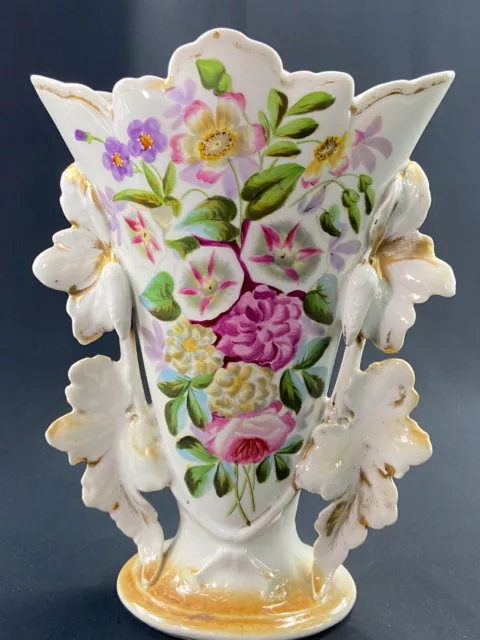 Grand vase d'Eglise en porcelaine décor floral polychrome Vieux Paris fin XIXe