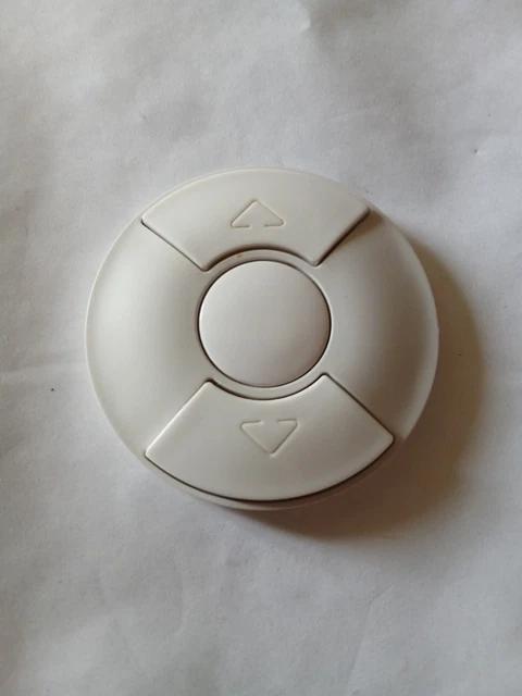 Legrand Enjoliveur Céliane pour commande sans fil de volets roulants Blanc 068195 - Comparer
