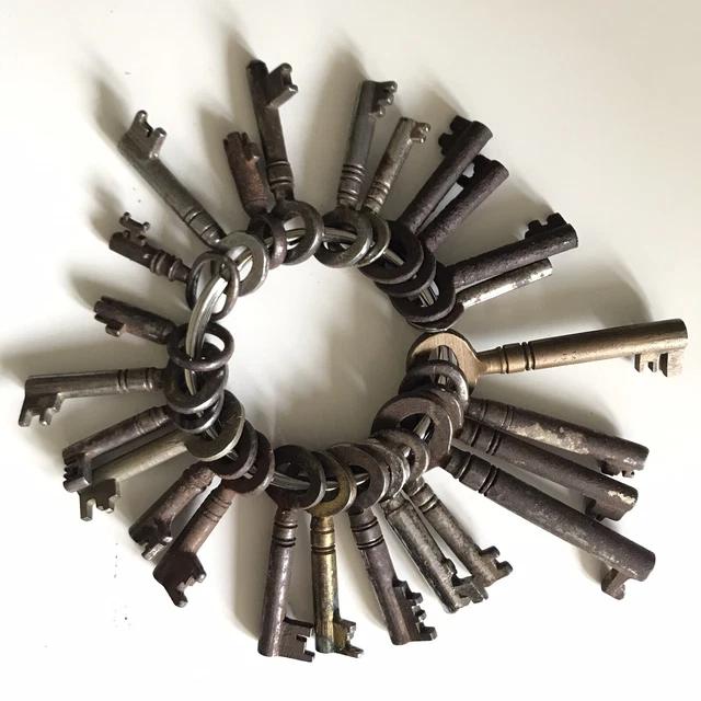 Antique Vintage Keys Job Lot. Lot 5.