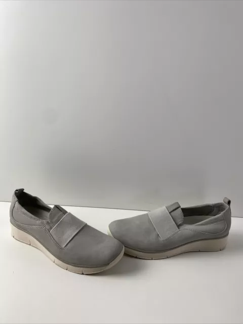 BareTraps GARNER Gray Faux Leather Round Toe Slip On Wedge Flats Size 10 M