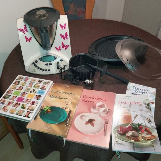 Vorwerk, Thermomix TM31 Küchenmaschine mit viel Zubehör und einigen Kochbüchern