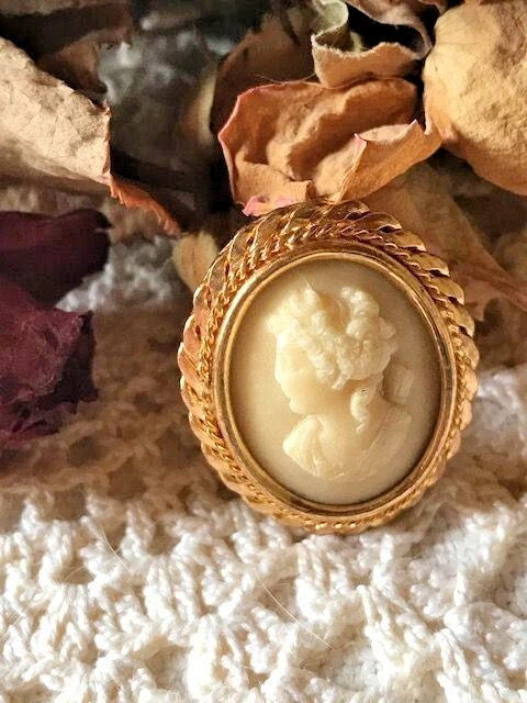 ANCIENNE BROCHE RONDE camée celluloïd portrait femme Empire bijou vintage 692 EUR 32,00 - FR