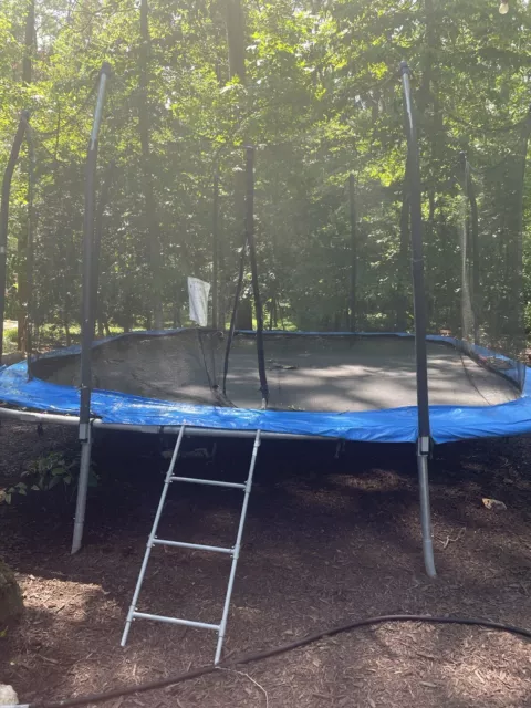 trampoline 14 ft with enclosure