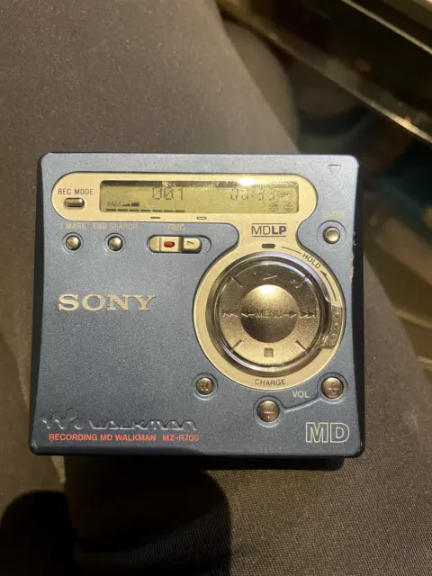 SONY Walkman MD Portable Minidisc Recorder - MZ-R700 - Très bon état !