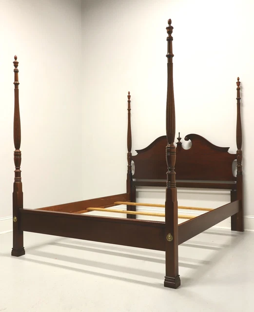 DIXIE Mahogany Chippendale Queen Size Four Poster Bed