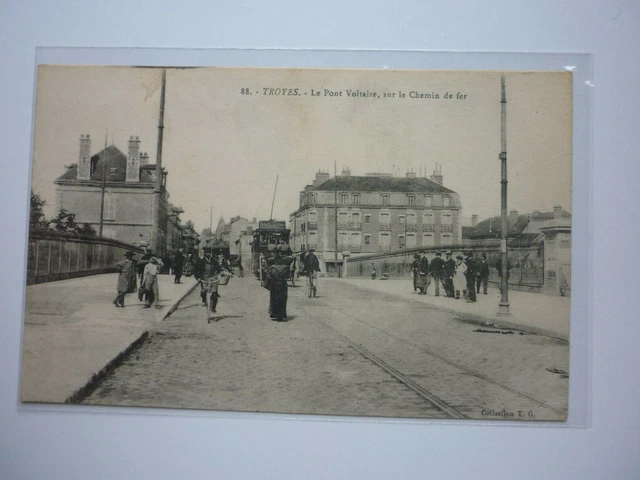 Carte Postale /  Troyes  Le Pont Voltaire Sur Le Chemin De Fer ...   Tramway