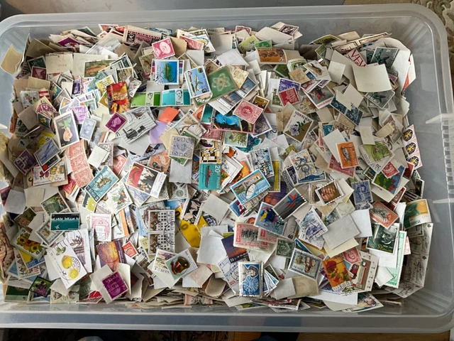 3000 World Foreign stamps  OFF PAPER Unpicked Older to modern Charity Kiloware b