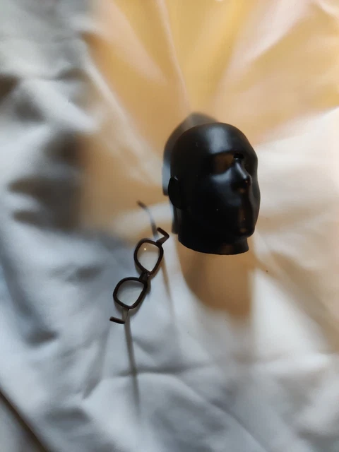 Sideshow Collectibles Halloween Michael Myers sheet and glasses  hands head 3