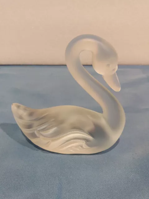 Vintage Fenton Frosted Glass Swan Figurine Paper Weight