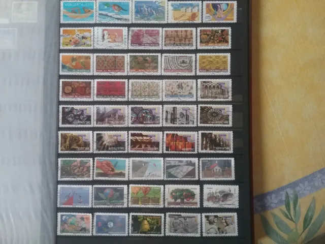 Lot 90 timbres oblitérés adhésifs France tous différents cote sup. à  54 euros
