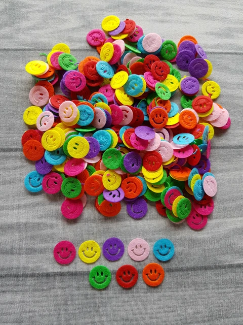 50x Streuteile Smiley Emoje Basteln Kleben Dekorieren Tischdeko Scrapbooking