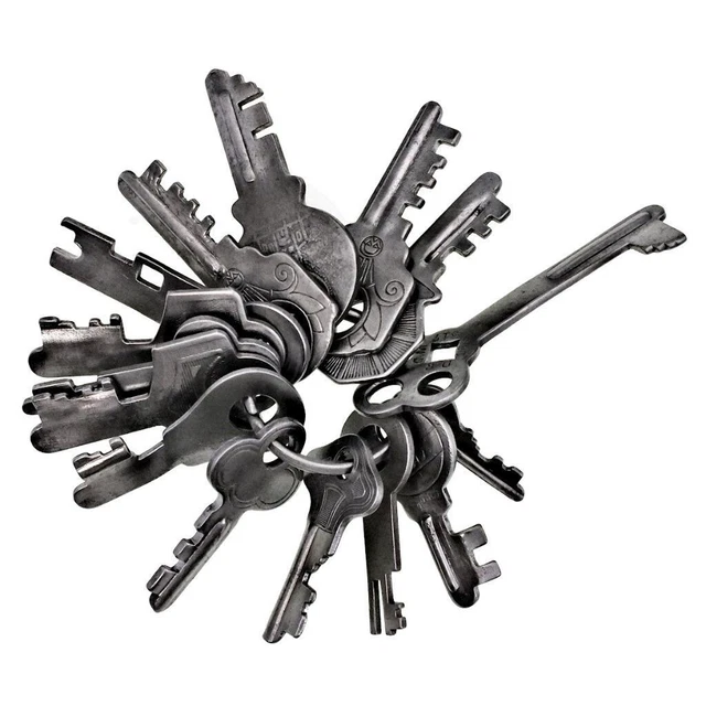 Vintage Keys - INTERESTING Old Keys on a Ring - Largest 2½" - Job Lot - ref.k325