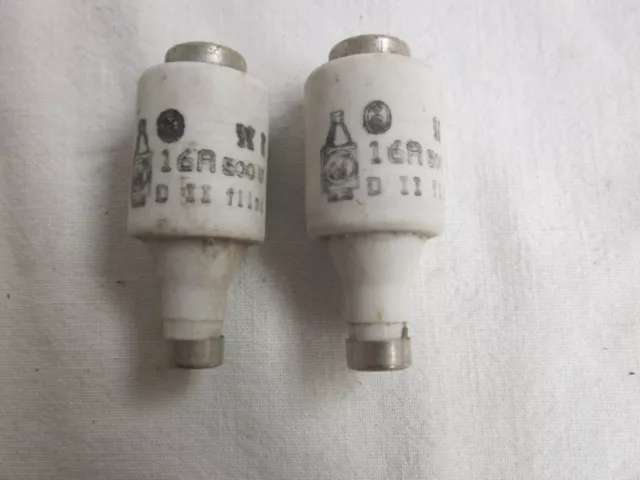 Lot de 6 fusibles bouteille anciens modèle 10, 16 et 25 Ampères