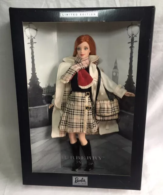 Limited edition Burberry Barbie / Burberry  outfit - Barbie Collectible