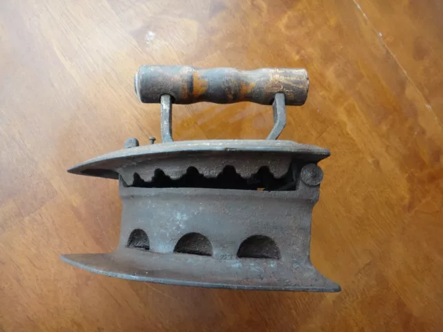 Vintage Sad Iron / Coal Iron AMSON