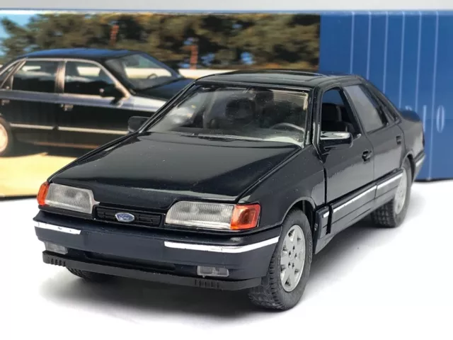 Ford Scorpio - Dunkelgrün - 1/25 Maßstab Druckguss Modellauto Schabak