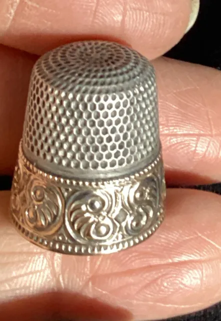 Antique Stern Bros. Gold Band Sterling Silver Thimble  Chased “C Scrolls”  C1890