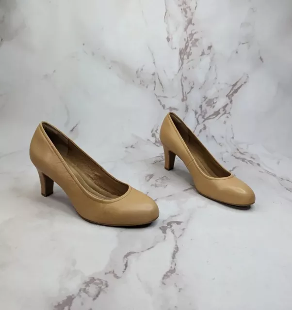 SOFFT TURIN WOMEN 9.5 M Beige Nude Leather Heels Pump Round Toe
