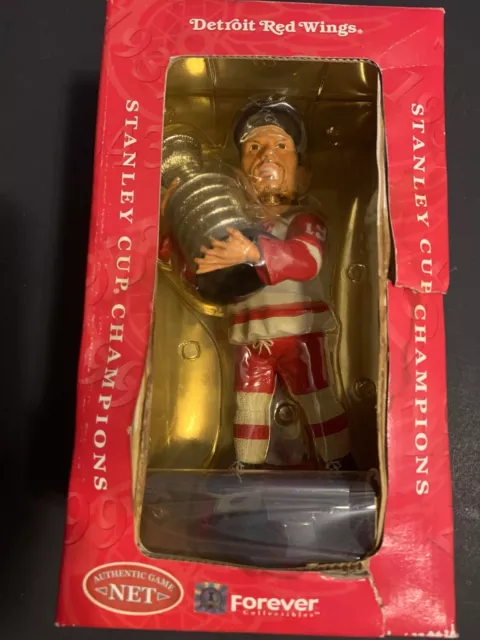 Steve Yzerman Forever Stanley Cup Bobble Head Men Of The Ice Nib Red Wings Steve Yzerman Forever Stanley Cup Bobble Head Men Of The Ice Nib Red Wings