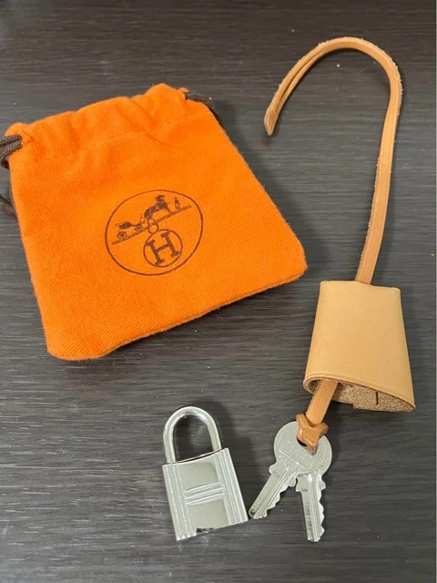 Hermes extremely beautiful cadenas clochette with two keys silver hardware Used