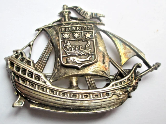 Broche Vintage Filigrane Blason Armoiries - Fermoir Pompe, Argenté - 'Dans Son Jus'