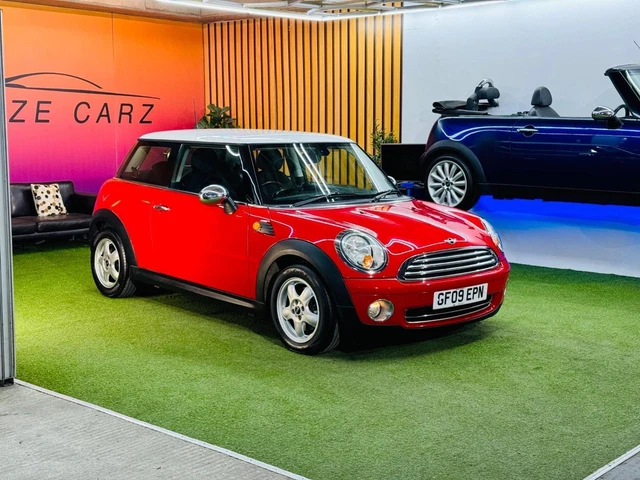 2009 MINI HATCHBACK 1.6 Cooper 3dr Auto HATCHBACK PETROL Automatic