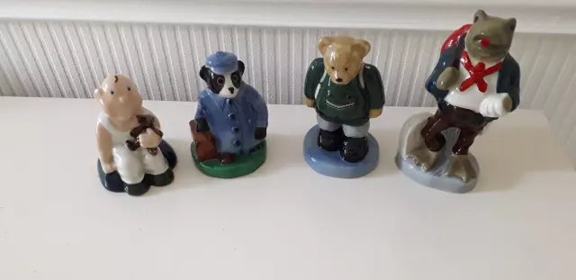 Wade Set Of 4 Collectable Figures 1 Frog 1 Badger 1 Bear 1 Baby 1 With Teddy 2