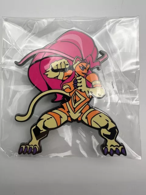 SDCC 2023 Exclusive STREET FIGHTER ALPHA 3 * CAMMY Winning Pose ENAMEL PIN  Udon 