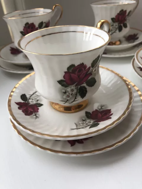 Vintage 6 x Lubern Tea Cups/Saucers/Side Plates/Trio Set. Bone China 22KT Gold